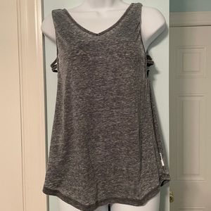 gray tank top